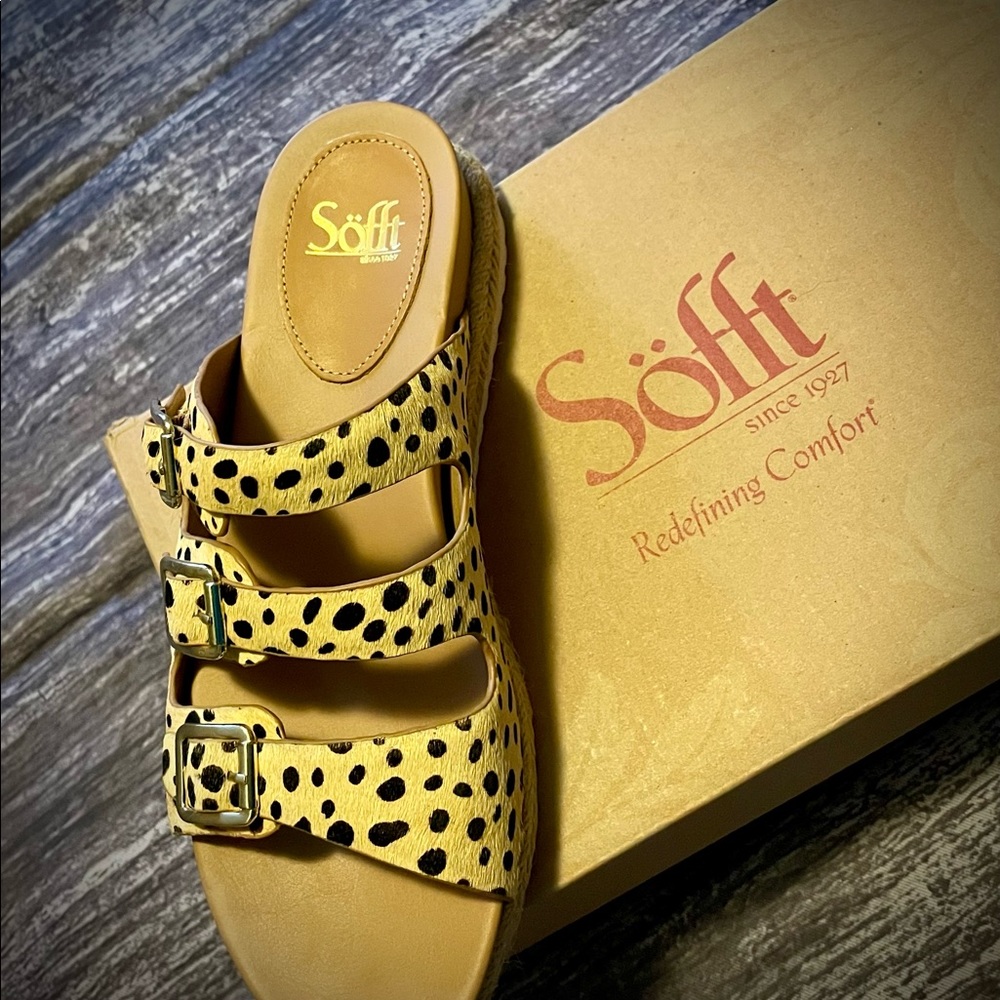 Sofft sandals! New in box! And ready to be your new favorite shoes!
